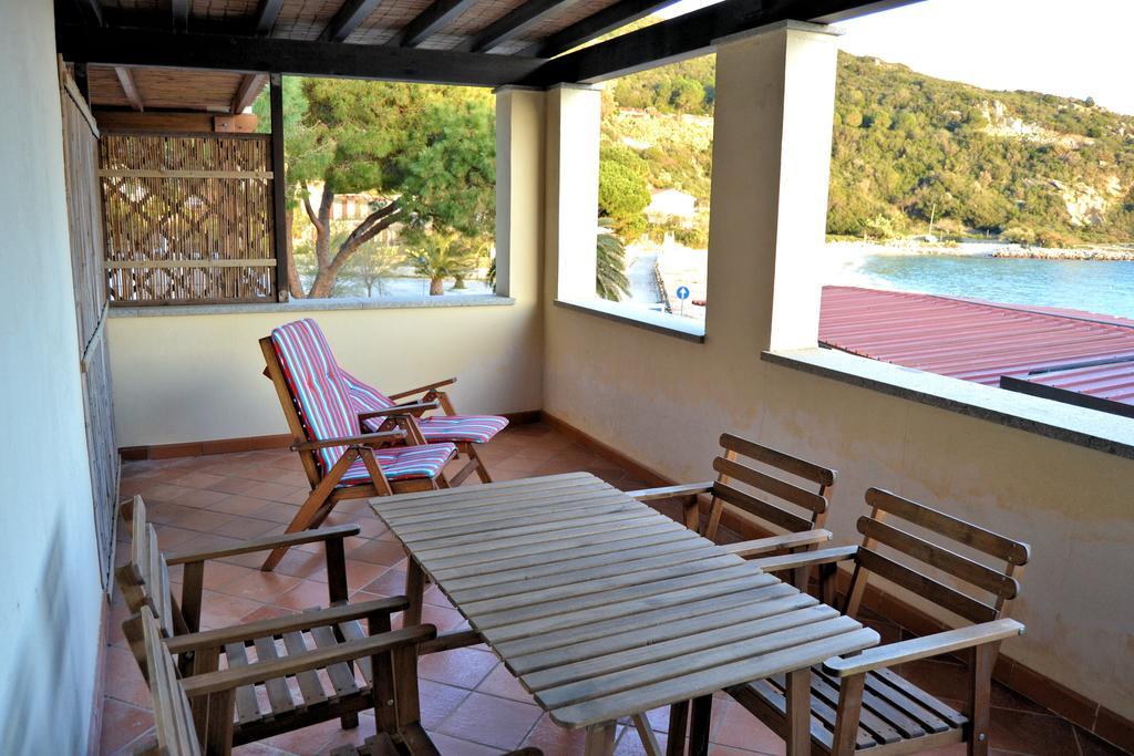 Appartement Le Soleil à Spiaggia di Cavoli Extérieur photo